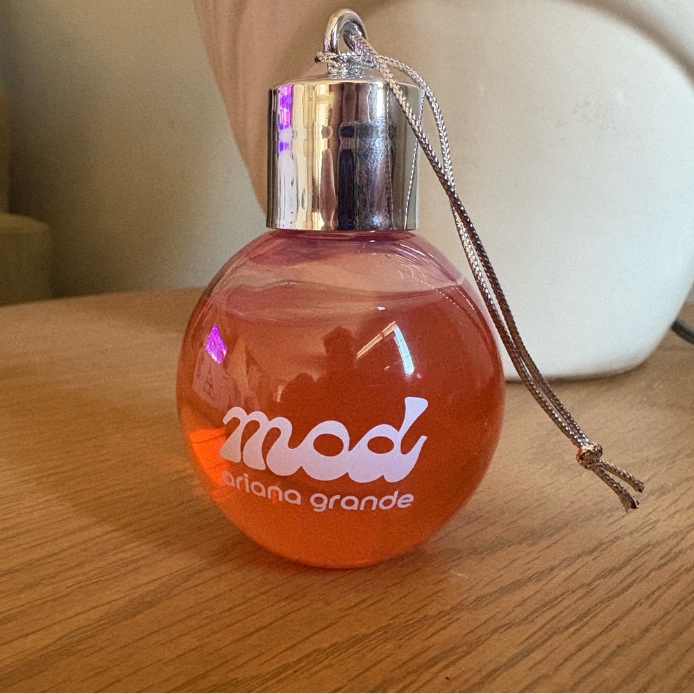 Ariana Grande Blush Mod Shower Gel Ornament limited Edition